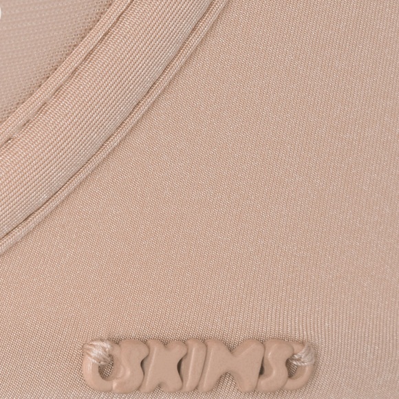 NWT SKIMS WEIGHTLESS DEMI BRA 38DD MICA - Picture 3 of 10